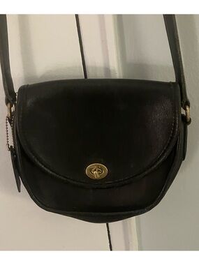1981 Coach Turnlock  Pouch bag🌺🌺